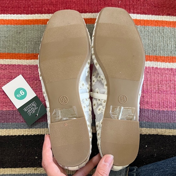 Wild Fable Ivory Elsa Eyelet Floral Mary Jane Flats - Picture 5 of 6